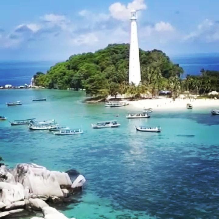 Апартаменты Belitung Backpacker Танджунгпандан Экстерьер фото