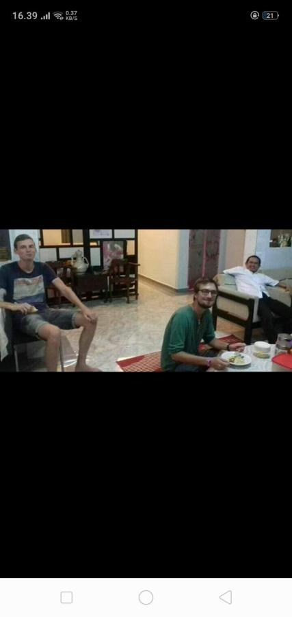 Апартаменты Belitung Backpacker Танджунгпандан Экстерьер фото