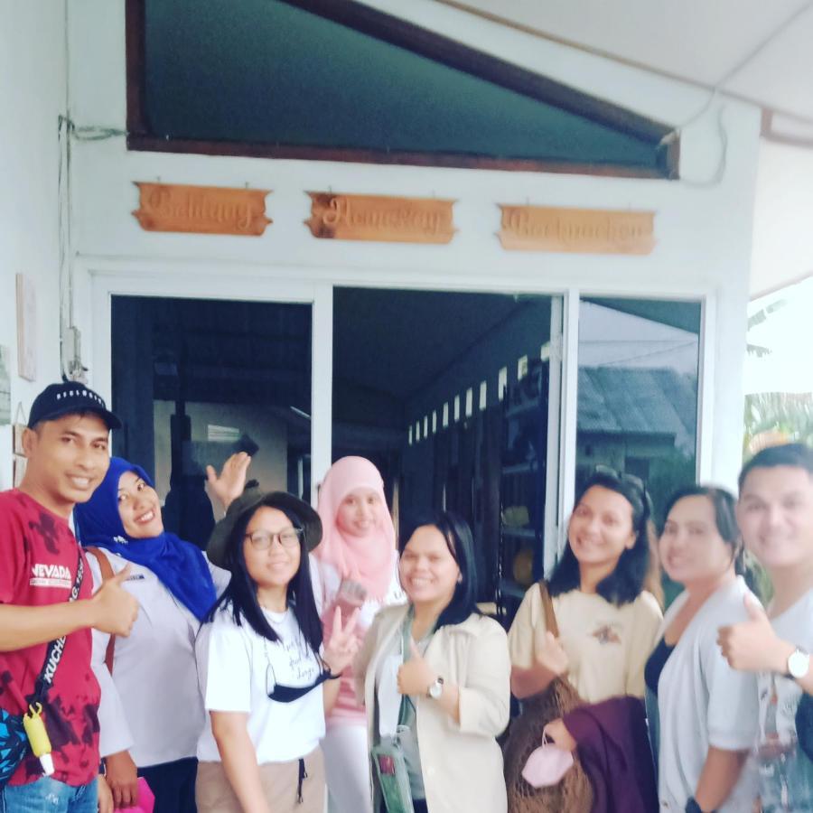 Апартаменты Belitung Backpacker Танджунгпандан Экстерьер фото