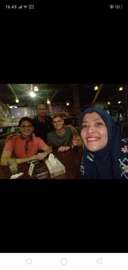 Апартаменты Belitung Backpacker Танджунгпандан Экстерьер фото