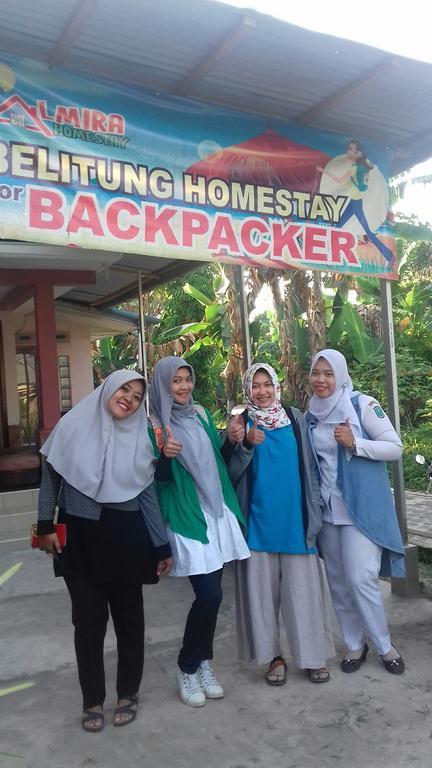 Апартаменты Belitung Backpacker Танджунгпандан Экстерьер фото