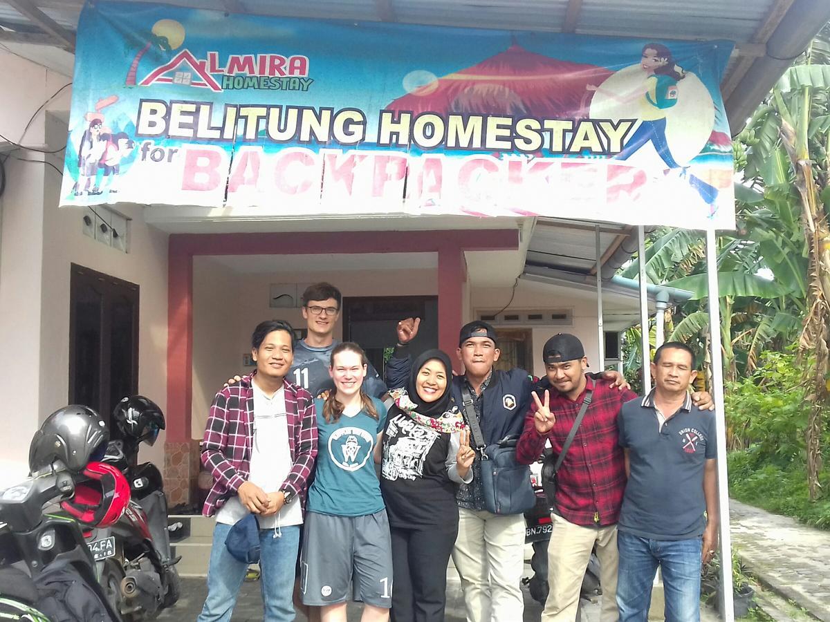 Апартаменты Belitung Backpacker Танджунгпандан Экстерьер фото